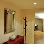 Au Champs Elysees Apartment Paris