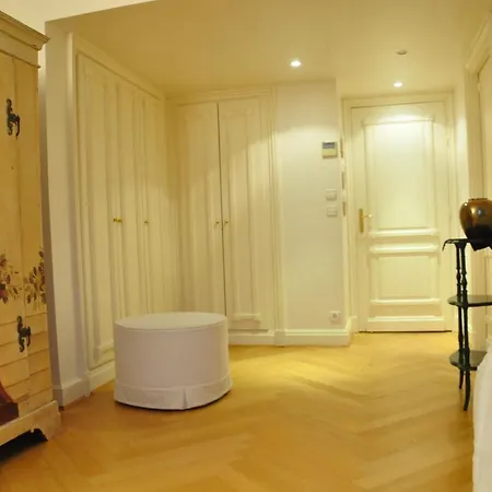 Au Champs Elysées *