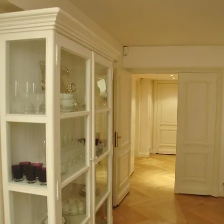 Au Champs Elysées Apartamento *